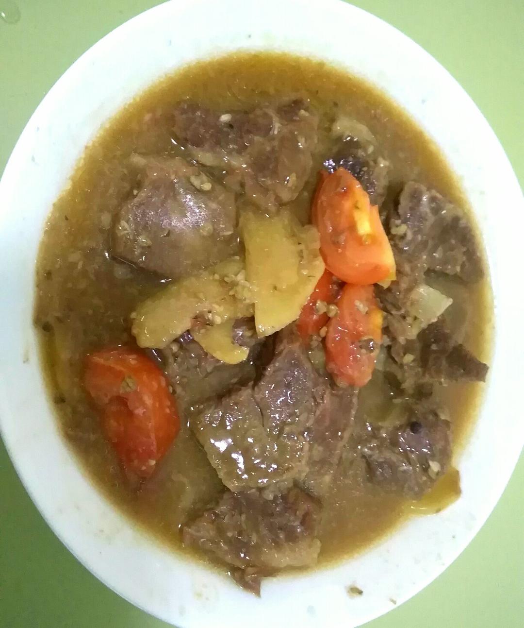 秘制黑胡椒煲牛腩