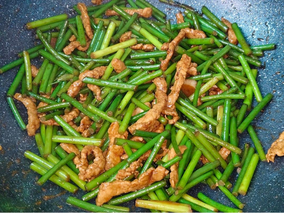 下饭神器蒜苔粒炒肉碎