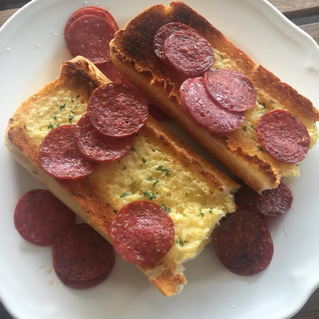 蒜香烤面包Garlic Bread