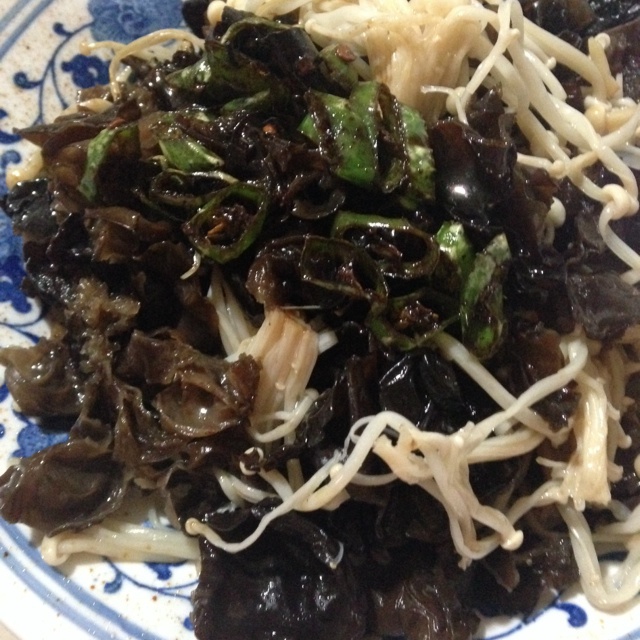 凉拌木耳金针菇