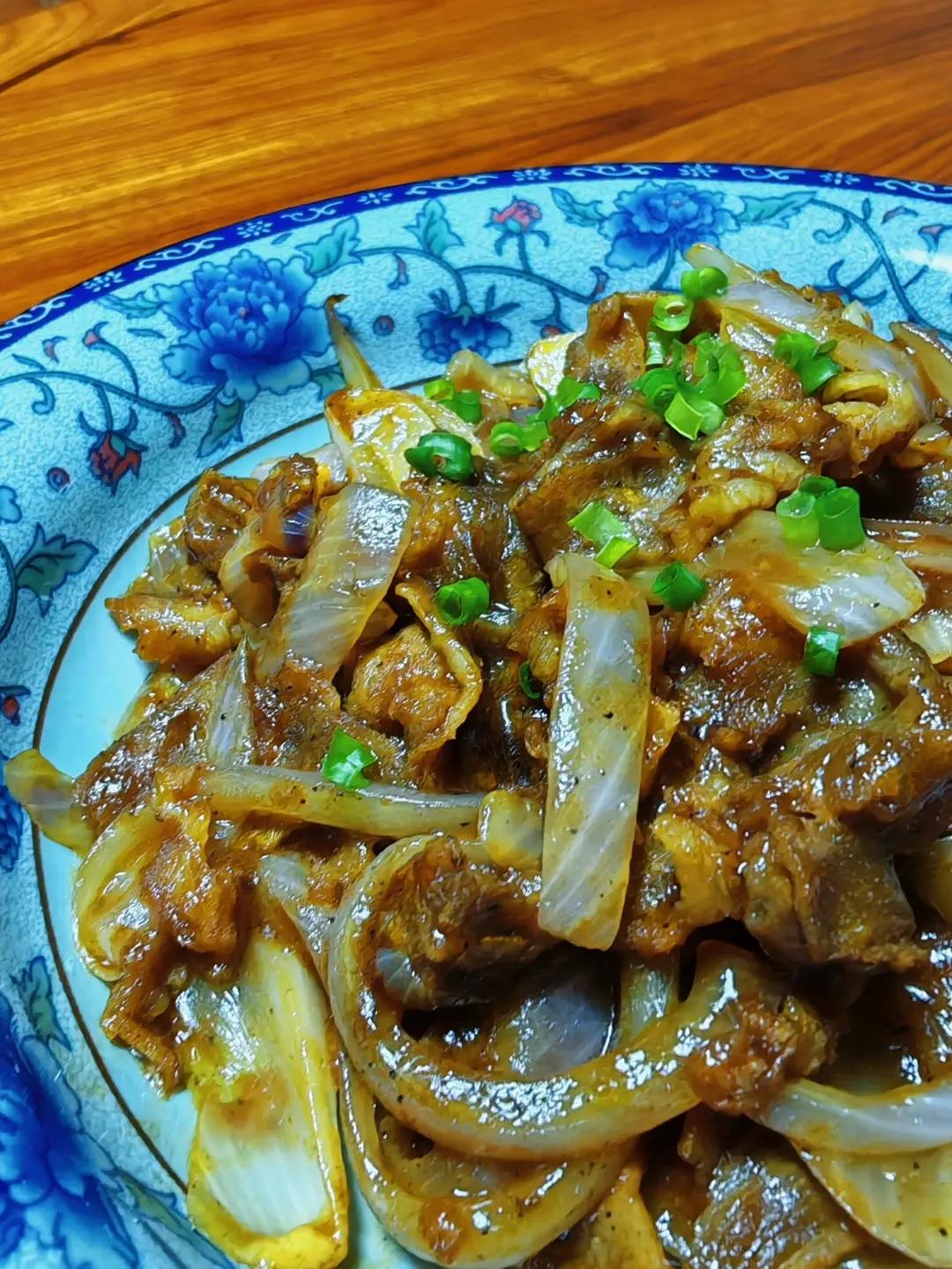 好吃到舔盘的秘制洋葱炒肥牛卷！拌饭巨香