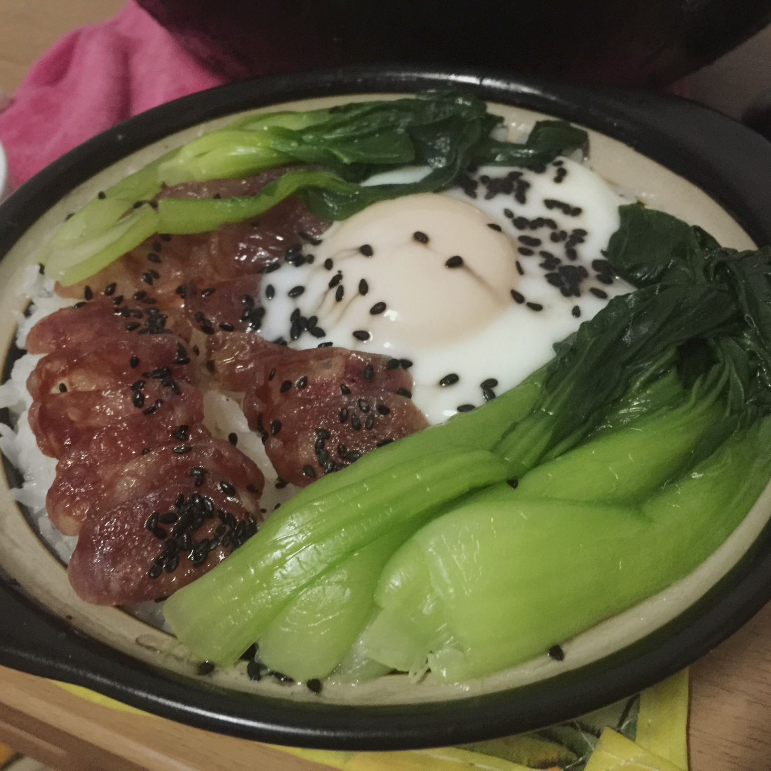 广式腊味煲仔饭