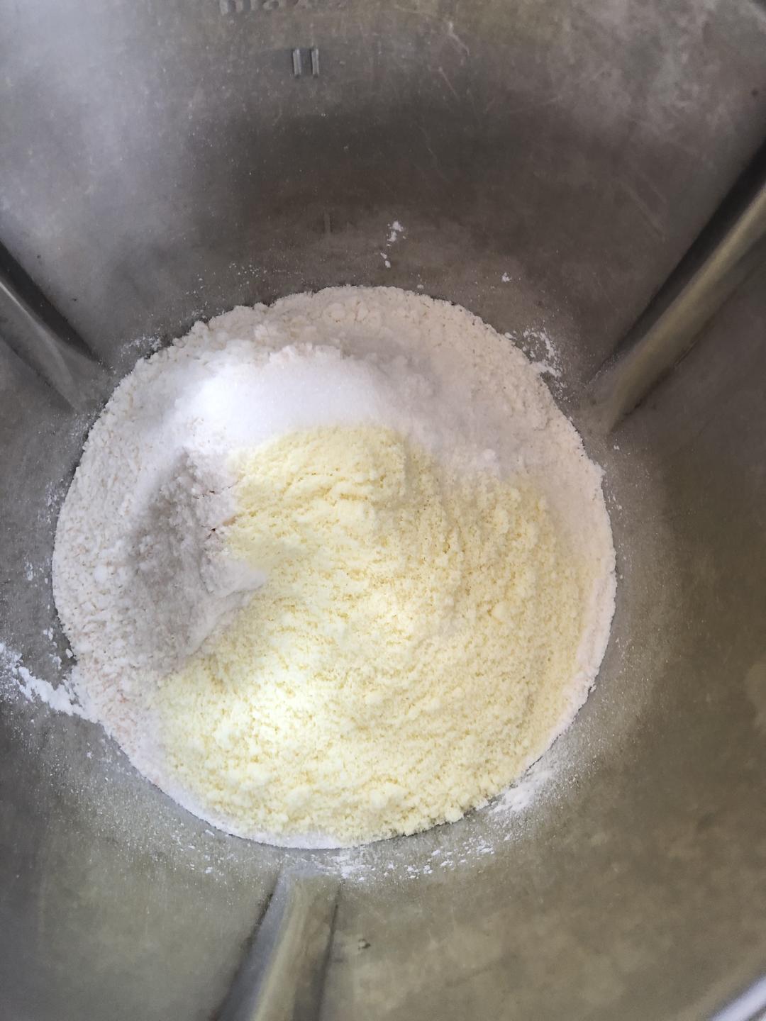 纯奶手撕吐司的做法 步骤1