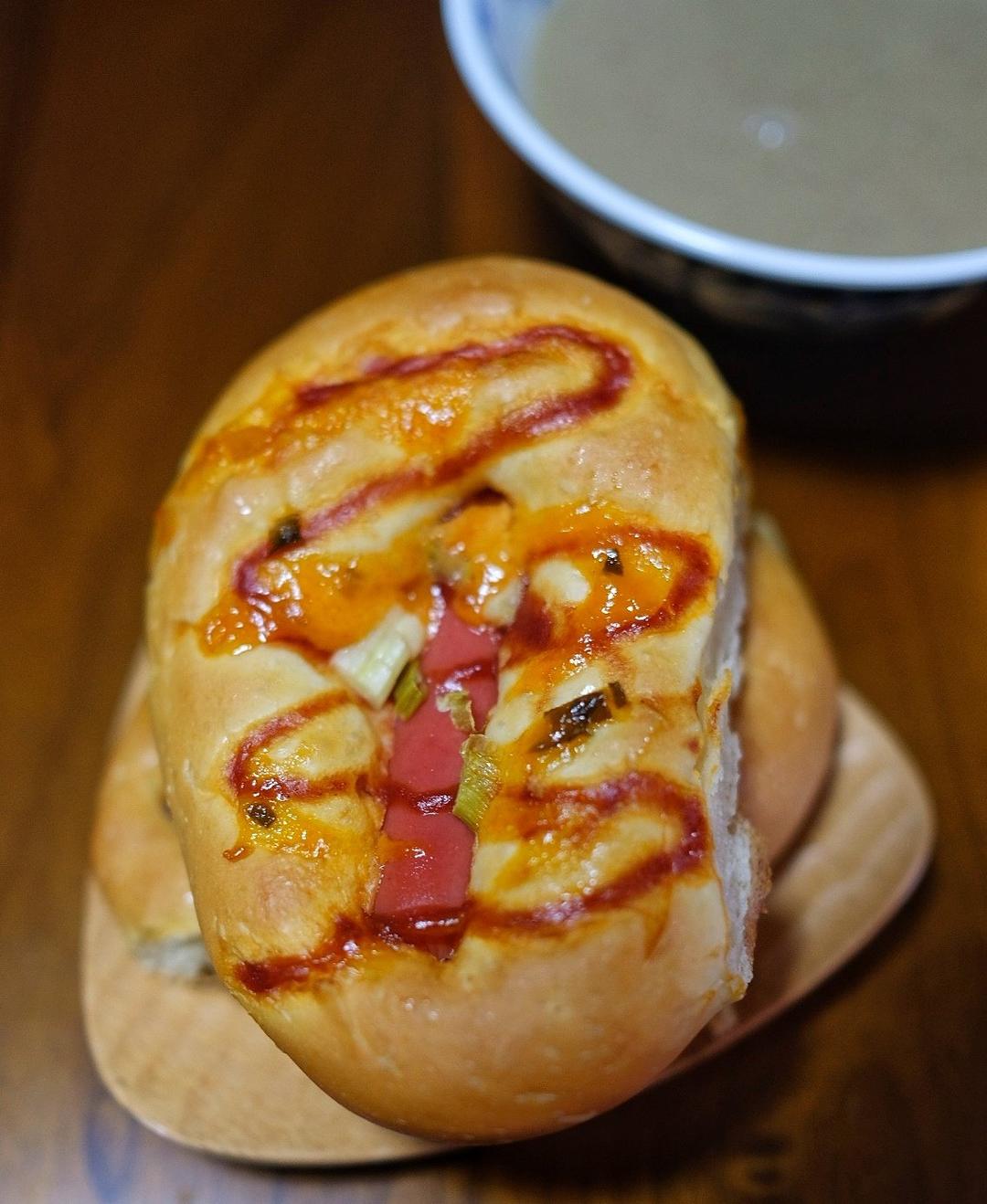 美味肠仔包 香肠面包