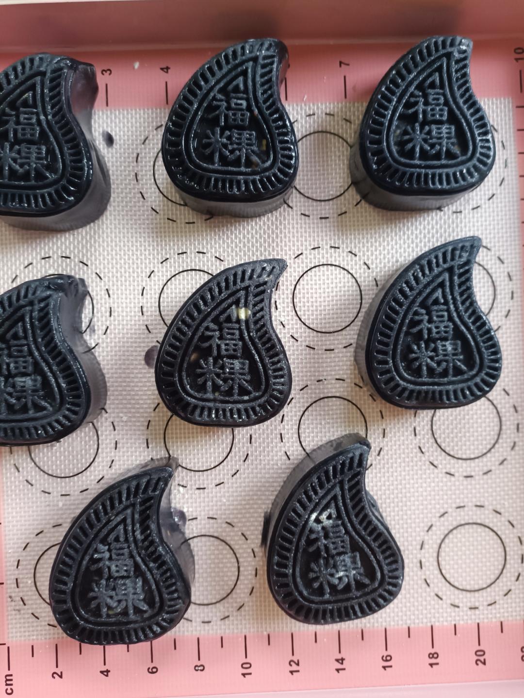 黑金网红月饼
