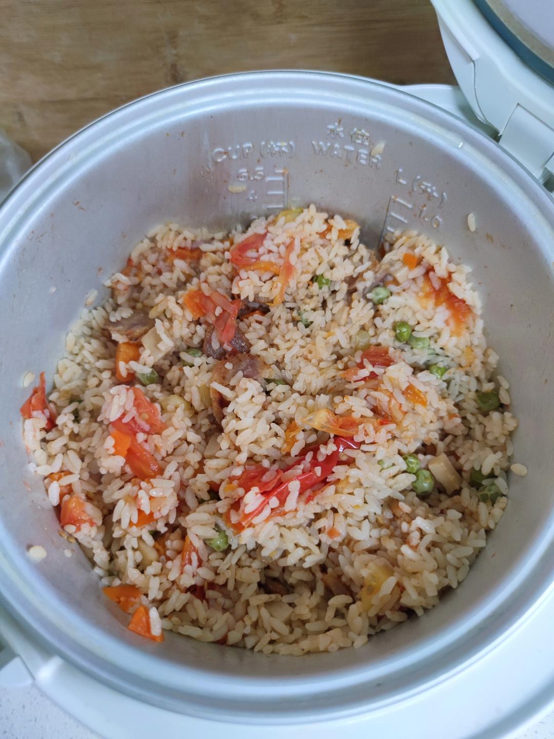 寝室简易电饭锅整个番茄饭（香肠版）