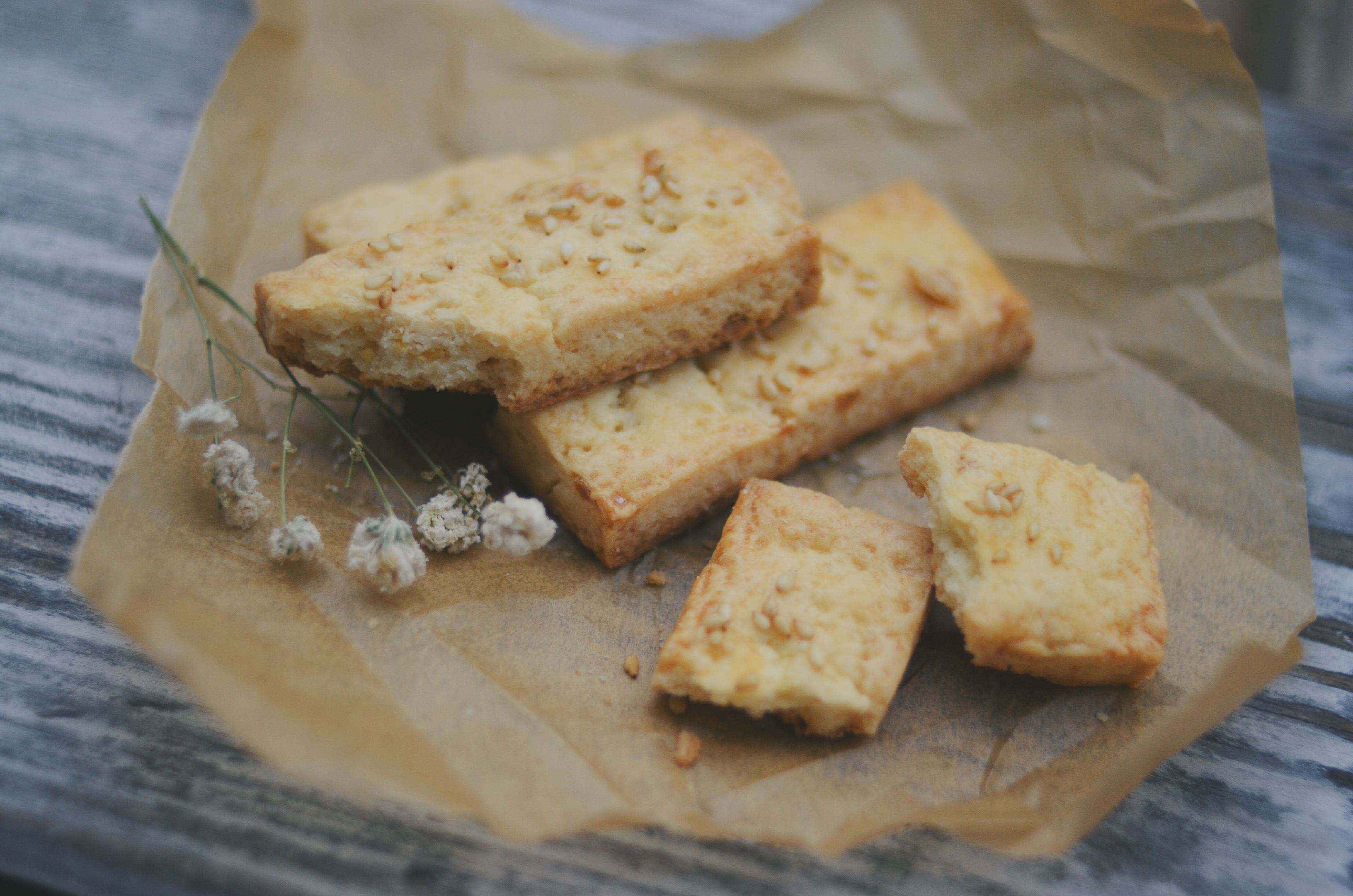 咸蛋黄酥饼——网红老杨咸蛋黄饼干的做法