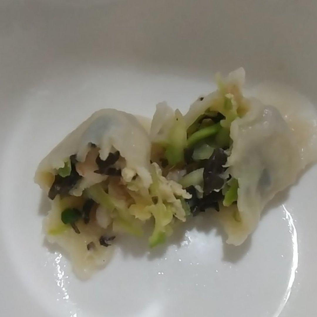 西葫芦鸡蛋虾仁三鲜饺子