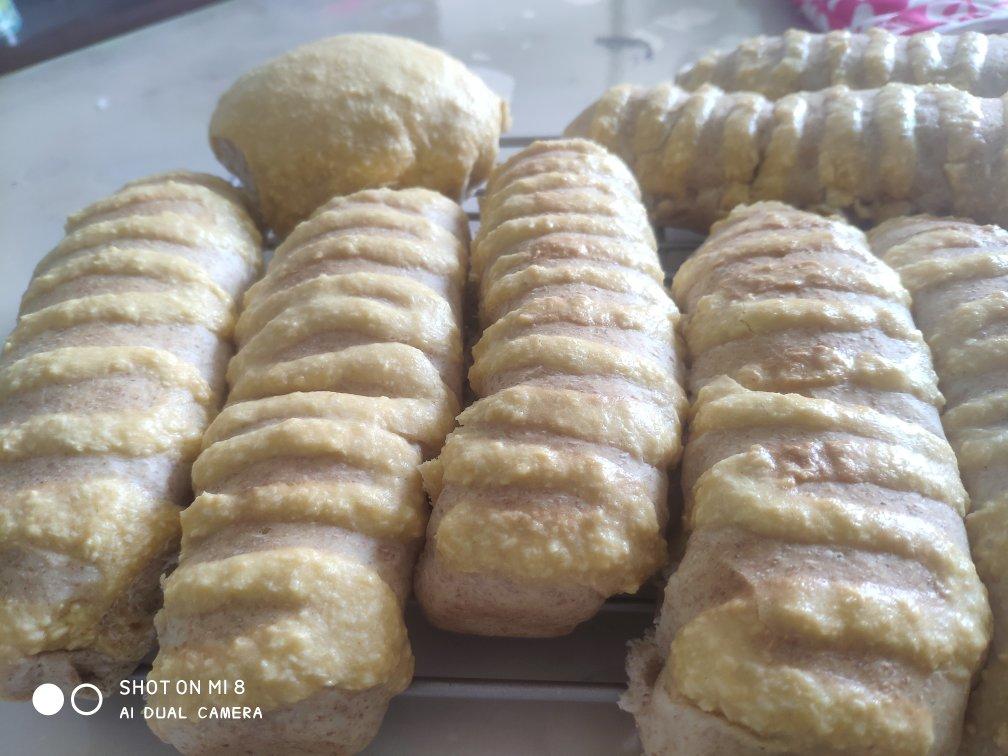 草莓奶露维也纳【毛毛虫面包】