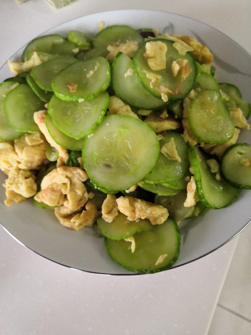 脆黄瓜炒鸡蛋～一菜登大堂