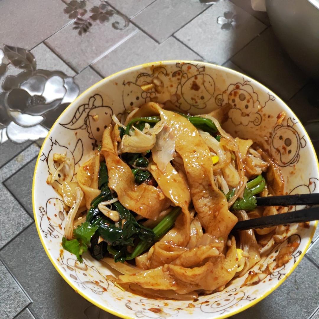陕西正宗油泼面，简单快手，好吃到灵魂出窍