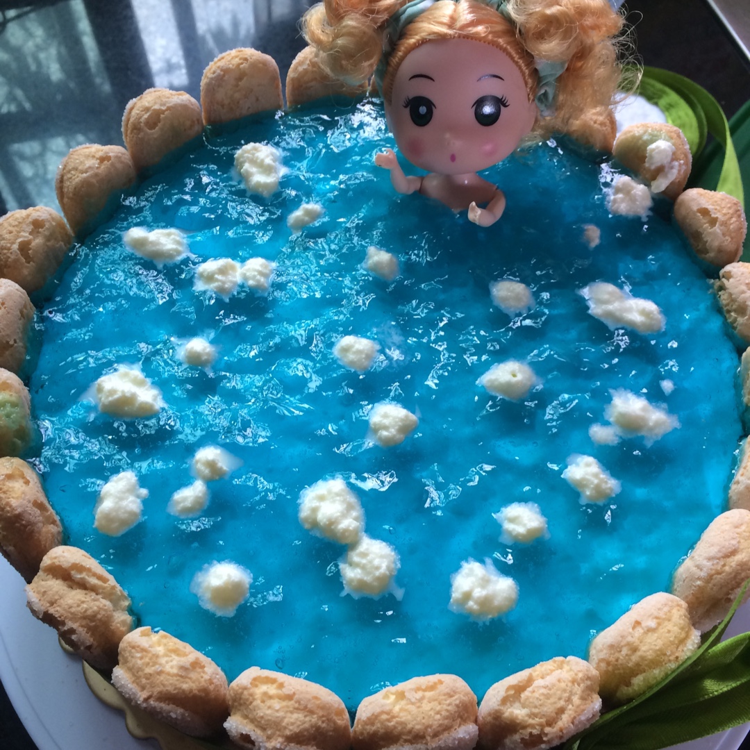 娃娃海洋泡浴慕斯蛋糕（8寸）