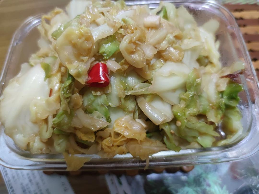 3步搞定巨下饭的手撕包菜，酸奶可口，汤汁都想拌饭