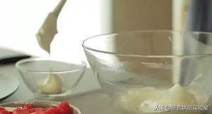 草莓雪崩蛋糕的做法 步骤13