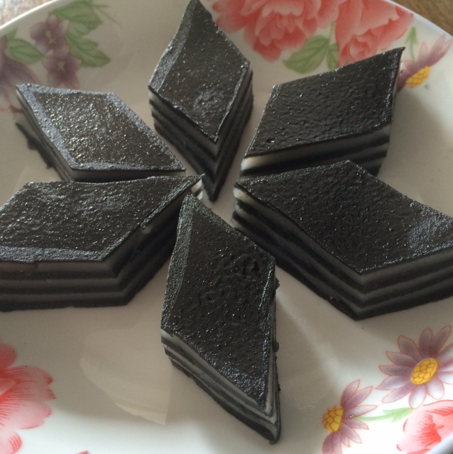 e宝宝做的芝麻椰汁千层糕