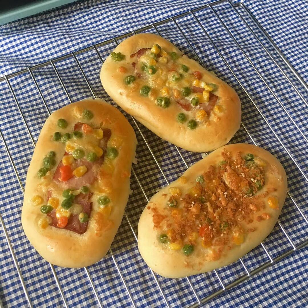 【培根沙拉面包】