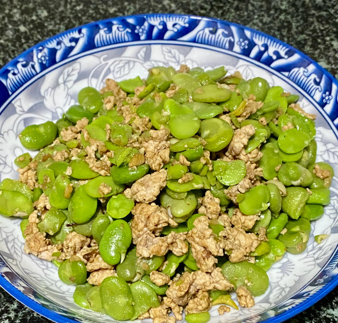 春季好吃的—蚕豆炒肉末