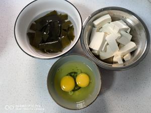 鲜汤--海带鸡蛋豆腐汤的做法 步骤1