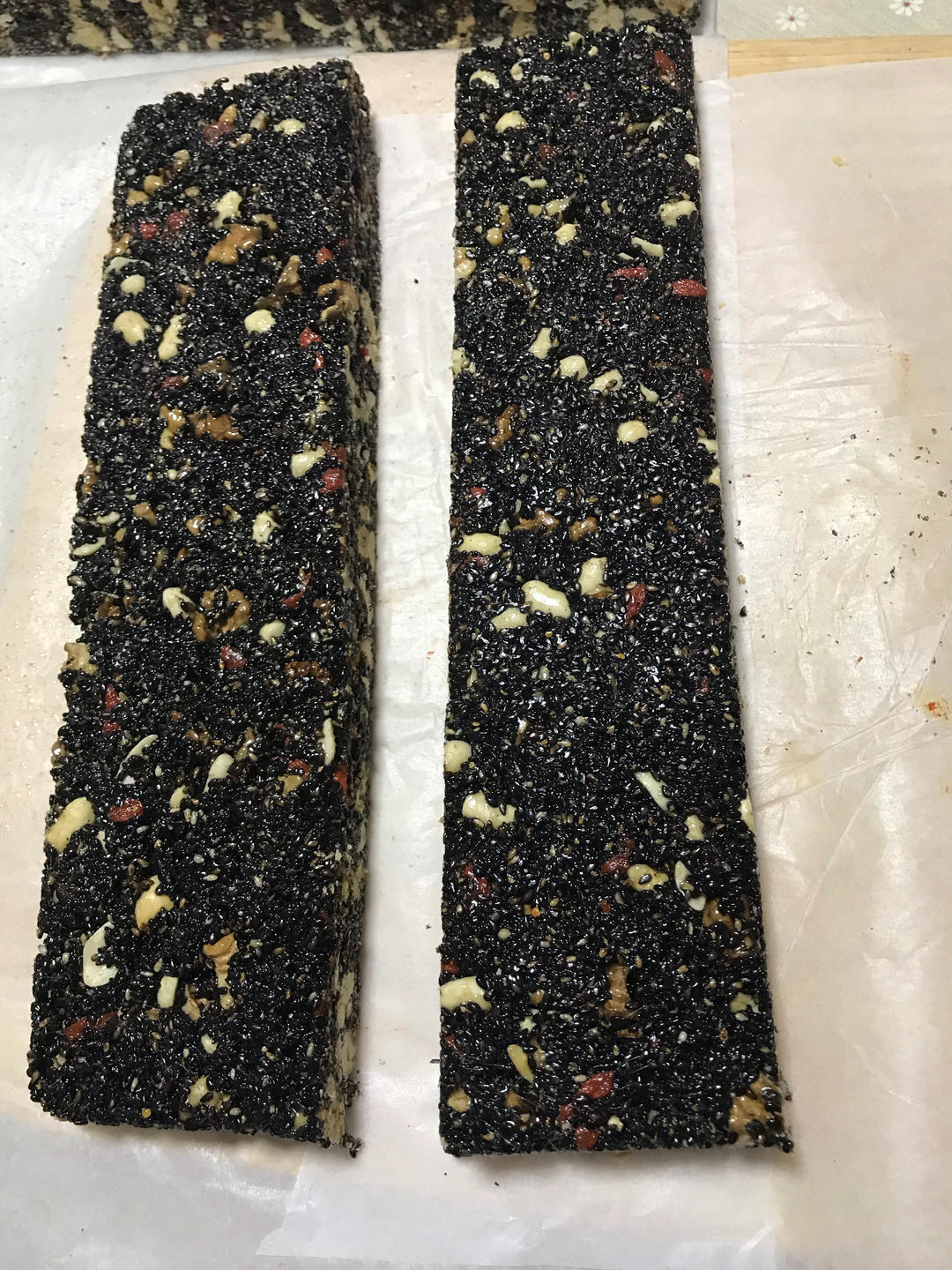 枸杞核桃花生黑芝麻片