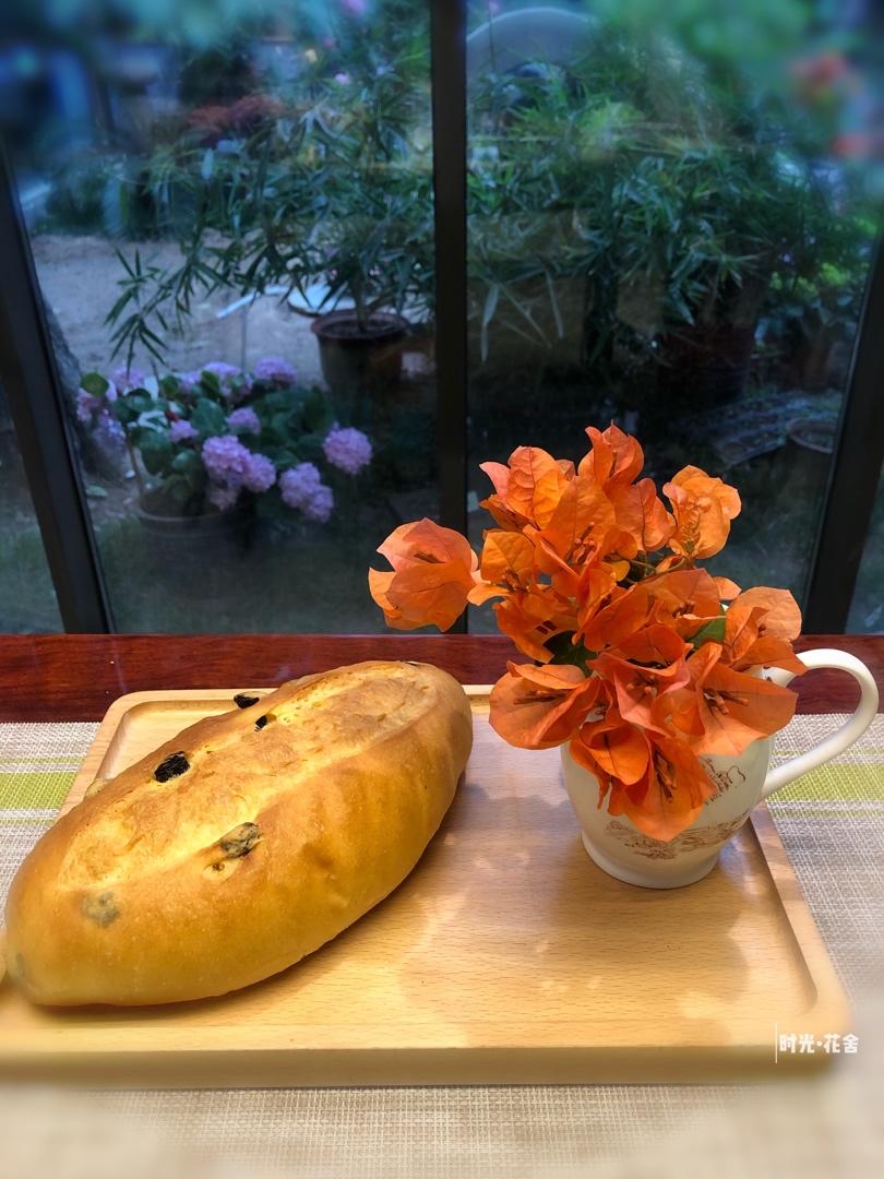 葡萄软欧（仿原麦山丘）Milk flavored bread filled with raisins and butter
