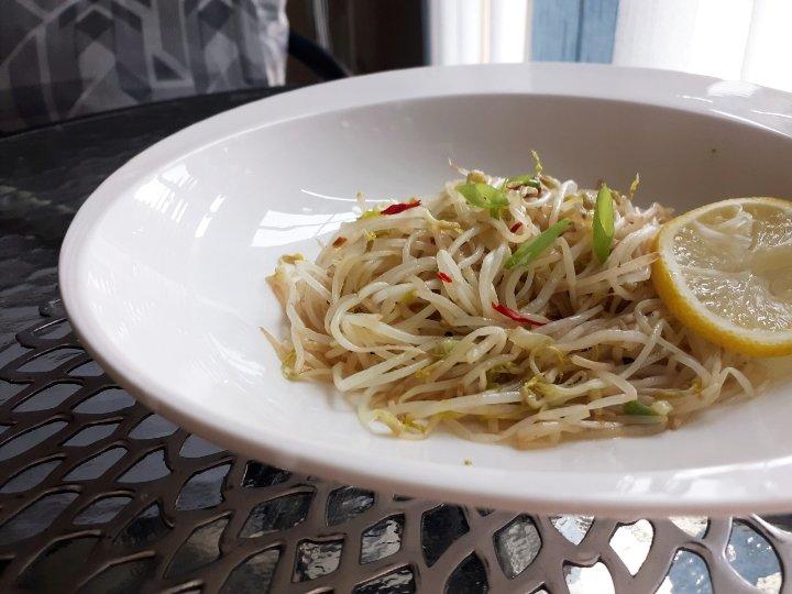 柠檬清炒豆芽(爽口快手)