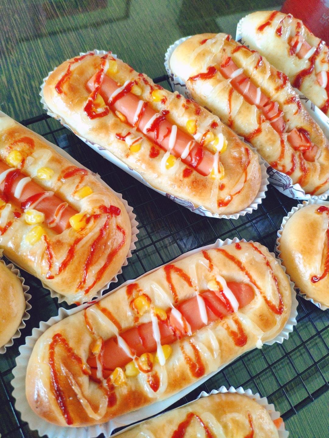 一个面团撑起一家店的台式面包—香肠面包