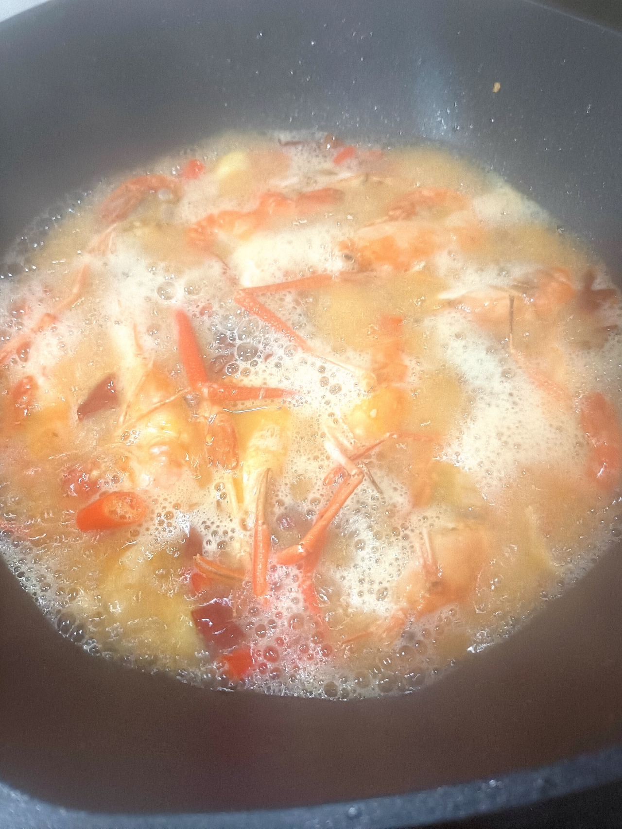 蒜香油焖大虾的做法 步骤5