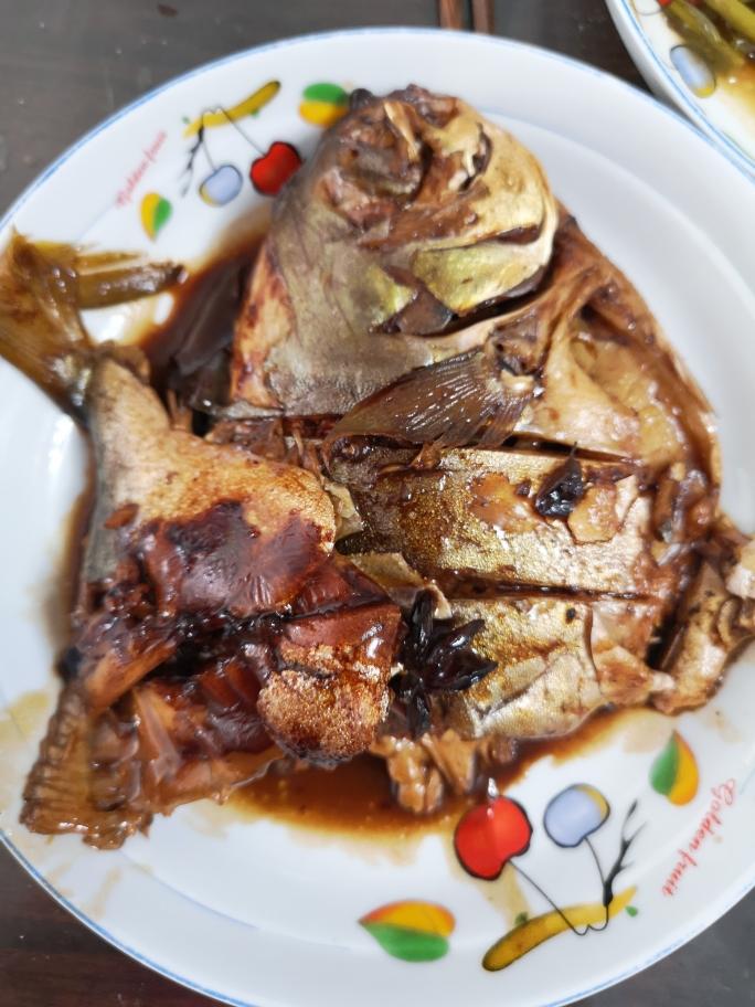 家炖鲳鱼的做法