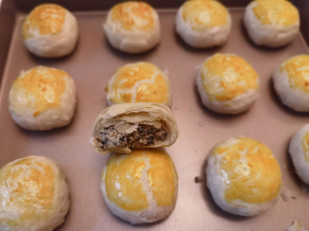 酥掉渣的椒盐牛舌饼