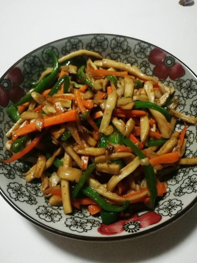 手撕杏鲍菇炒青椒