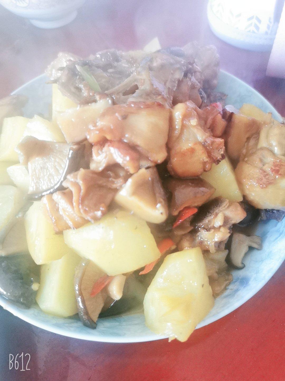 超好吃简单啤酒土豆香菇鸡块