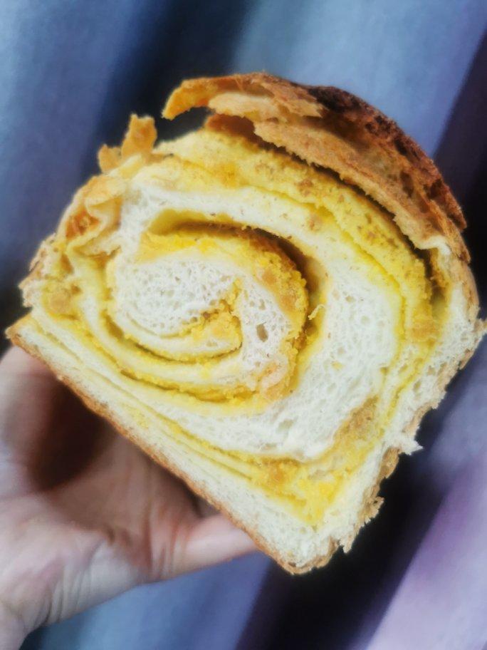 无敌好吃的蛋黄肉松吐司