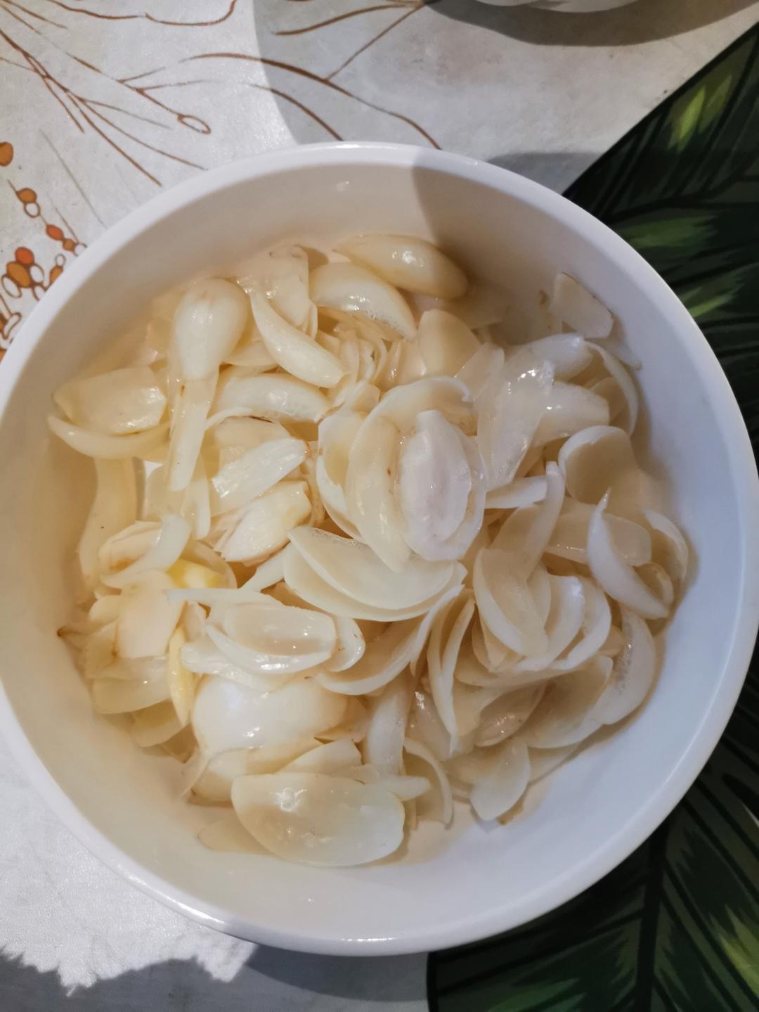专治久咳不愈｜10分钟药膳蒸百合，甘甜蜜糯巨好吃！
