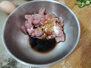 木耳黄瓜炒肉片的做法 步骤2