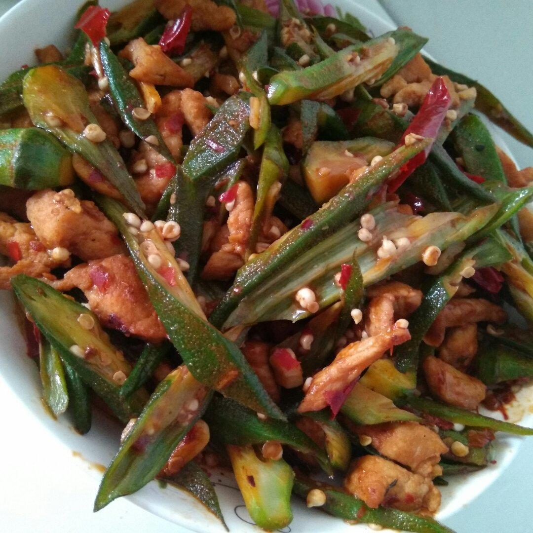 超级下饭的秋葵小炒肉