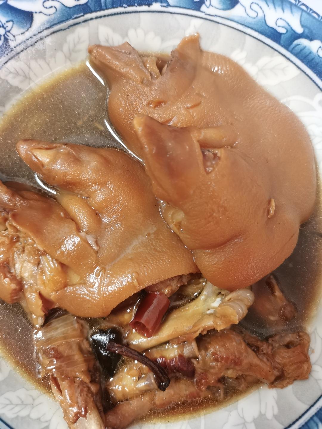 美味的家常菜：红烧猪蹄