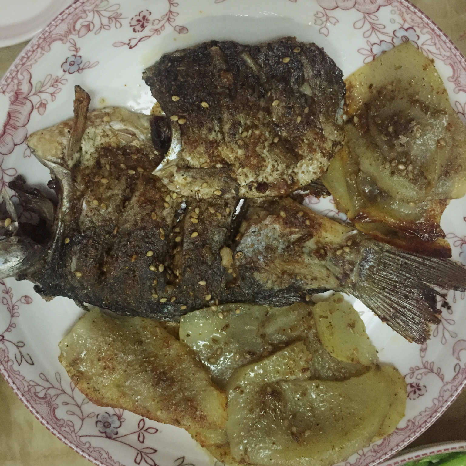 香辣烤鲫鱼