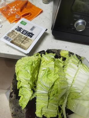 猪肉白菜炖冻豆腐的做法 步骤1