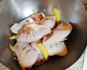 三汁焖鸡锅的做法 步骤1