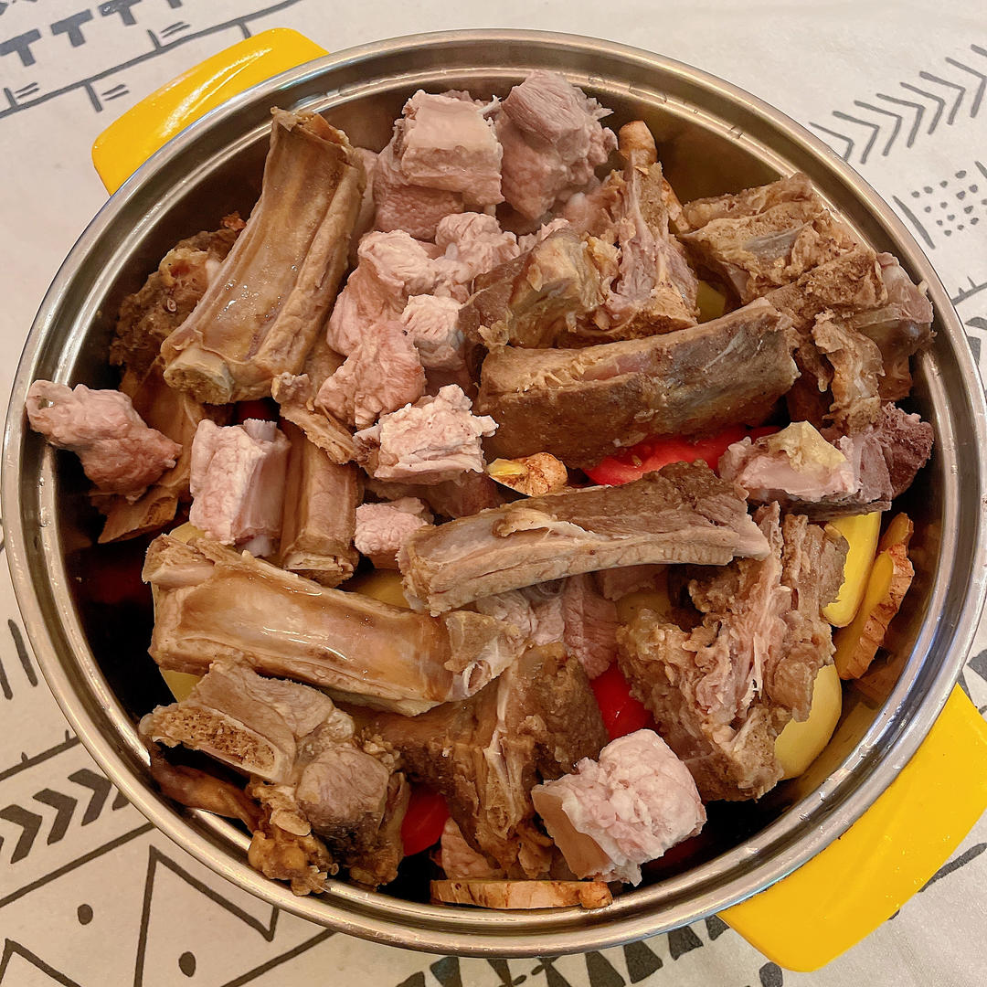 丽江腊排骨火锅