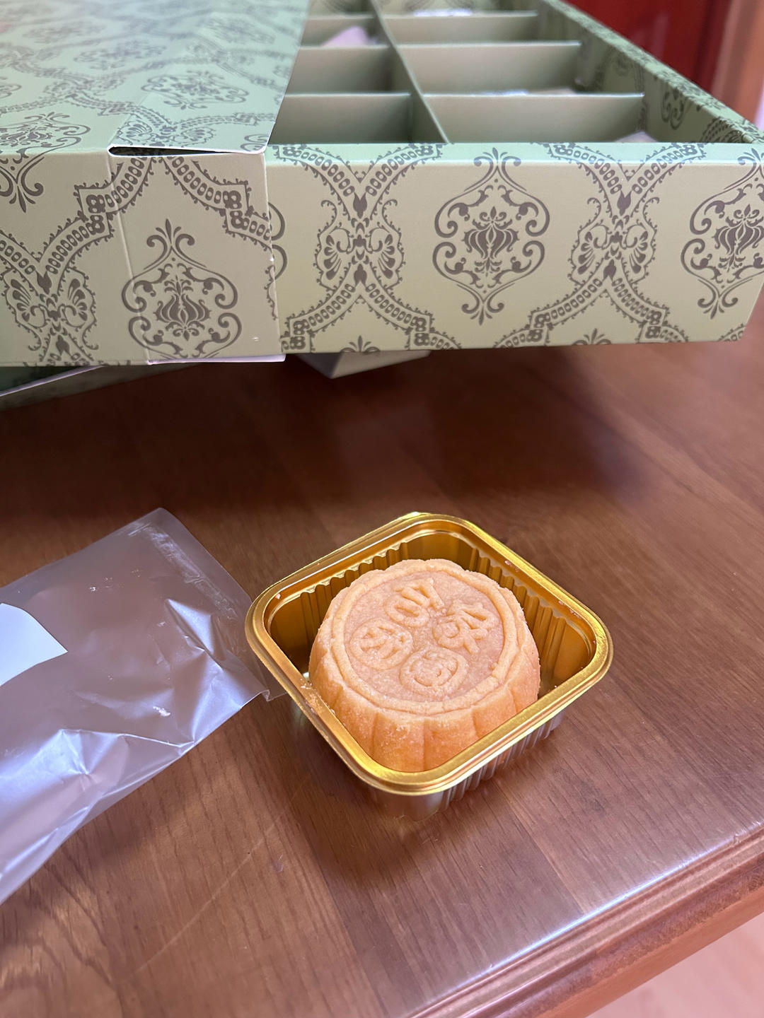💃奶黄流心月饼——这是可以让你坐稳朋友圈厨霸位置的月饼🥮，没人点赞算我输👎
