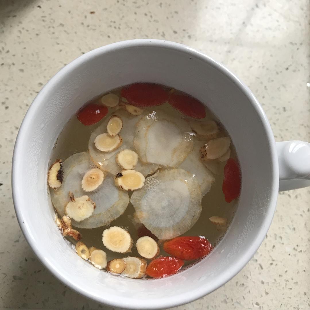 百变小樱做的黄精黄芪枸杞西洋参泡水
