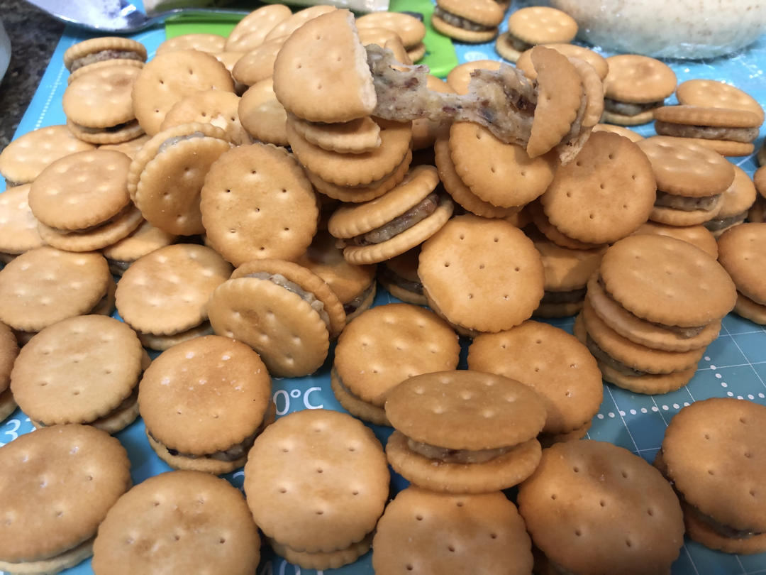 小奇福牛轧糖饼干