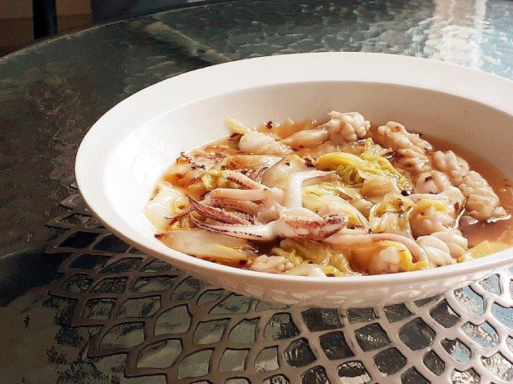 蒜香鱿鱼烧白菜(海边人家常菜)