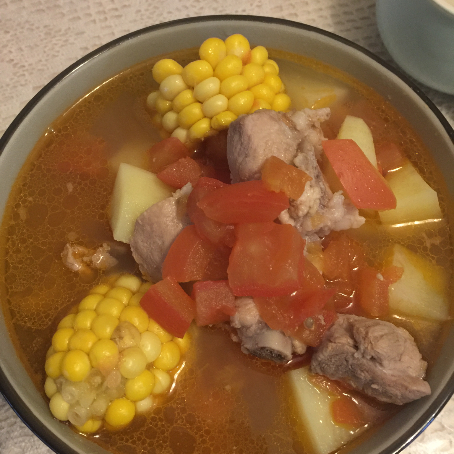 番茄土豆玉米排骨汤