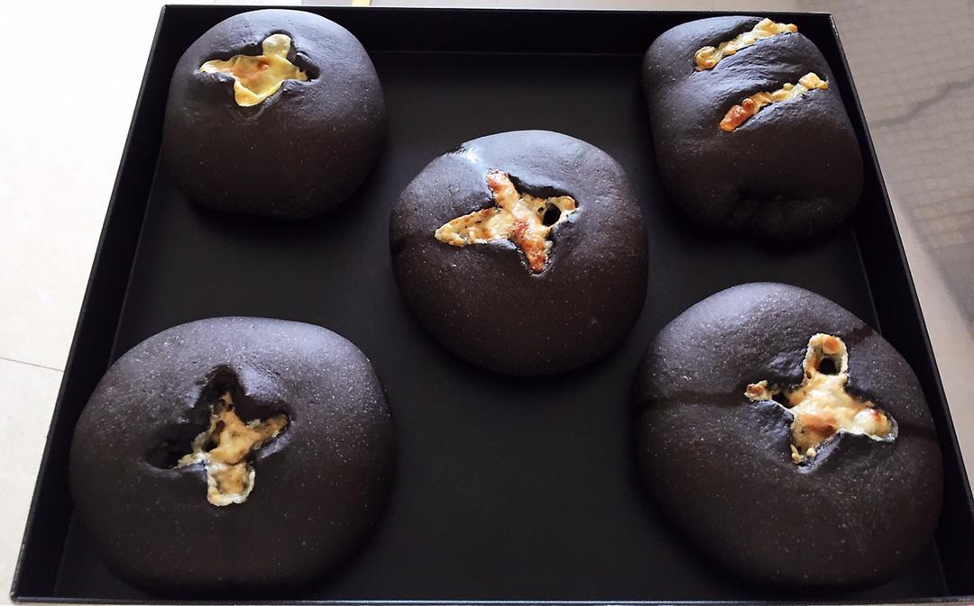 培根土豆奶酪墨鱼包