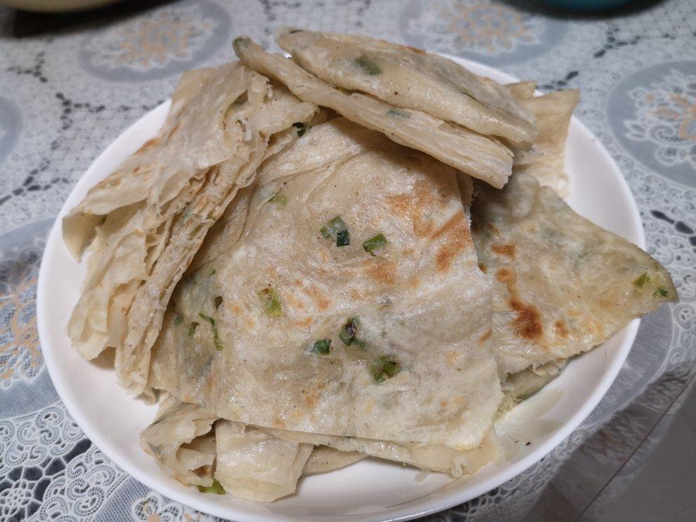 家常葱油饼 柔软多层 凉了也不硬 附细节视频详解
