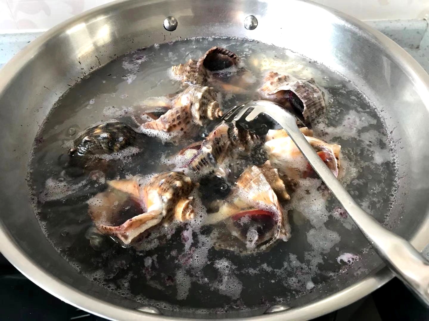 木耳菜拌海螺的做法 步骤3