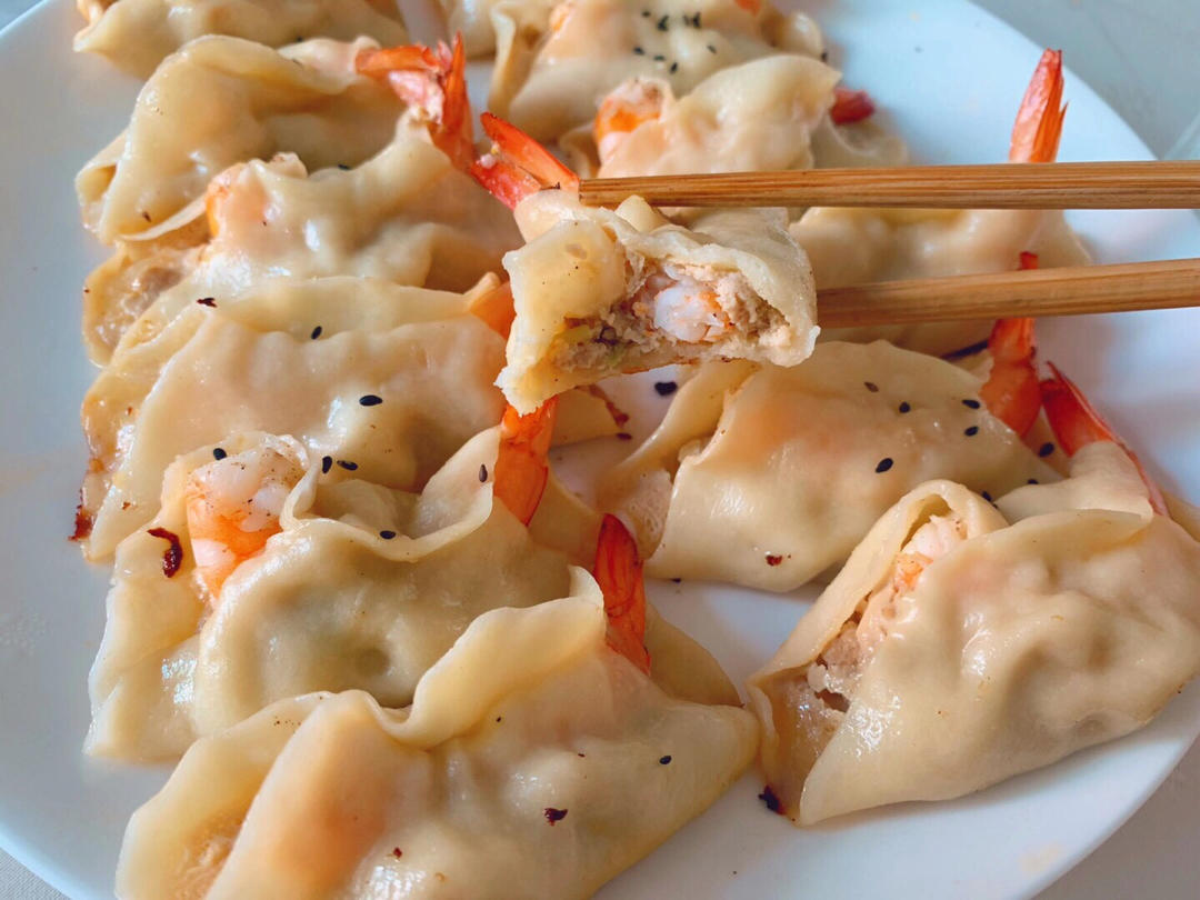 可爱璐璐子做的酥脆鲜虾锅贴