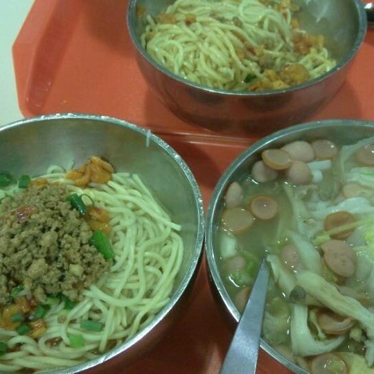 学校饭堂